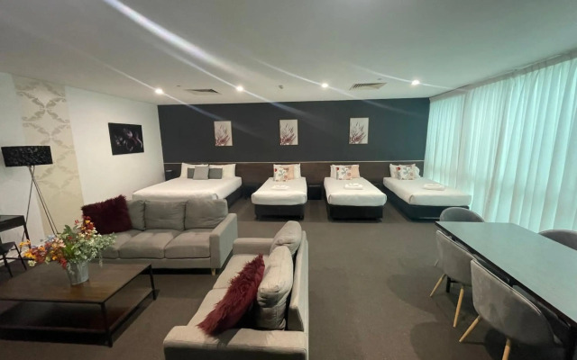 Sfera's Park Suites & Convention Centre