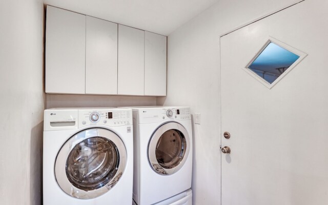 Pet-friendly Mesa Home w/ Community Amenities!