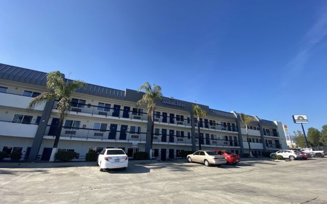 Days Inn By Wyndham Ontario Airport
