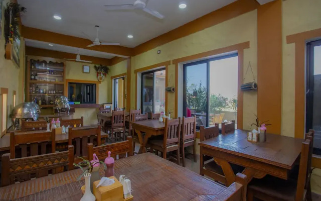 OYO 325 Chitwan Botique Hotel