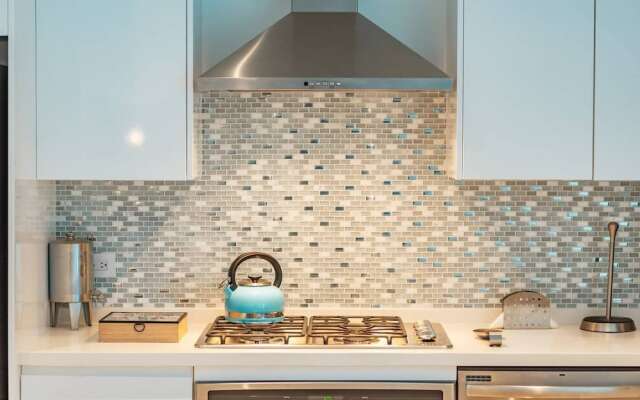 Waykiri Luxury Apartment, Unit A-13