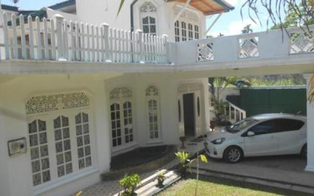 Sethsura Grand Hotel