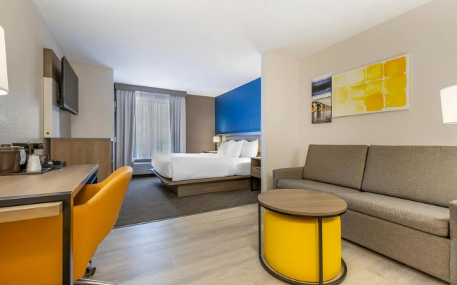 Comfort Suites Columbia Northeast - Fort Jackson
