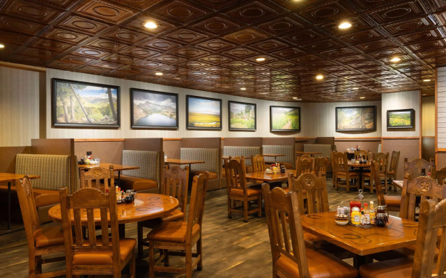 Ramada by Wyndham Elko Hotel at Stockmen's Casino