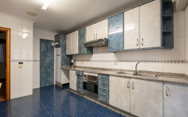 Lovely Apartment in Ribadeo near Playa de Penarronda