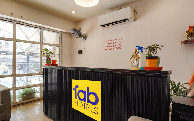 FabHotel Santosh Palace