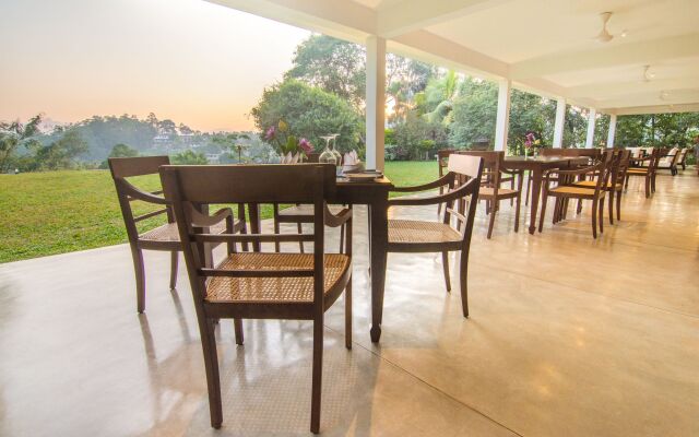 Kings Pavilion Hotel
