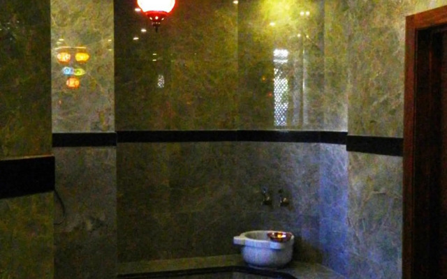 Liona Hotel