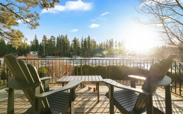 Blue Lagoon Lakefront