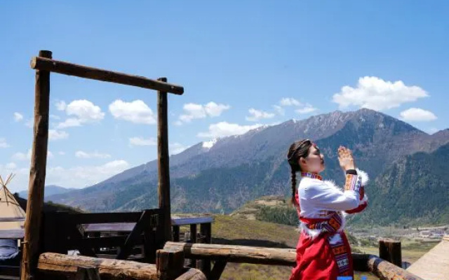 Jingfan Qizanggou Wilderness Luxury Tent Homestay – People – Ngawa