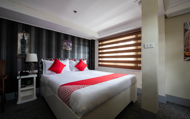 OYO 492 Sunset View Ridge Residences