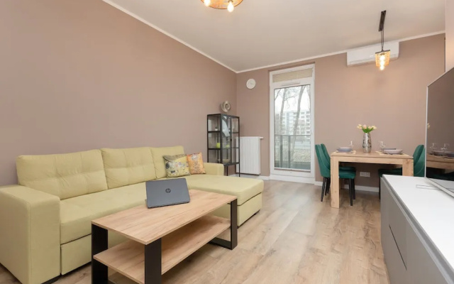 Active City Apartments Warsaw by Renters