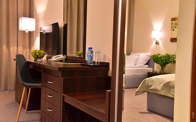 Hotel Hi-Fi Spa