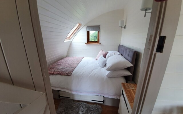 Cilsane Lodges-towy With hot tub