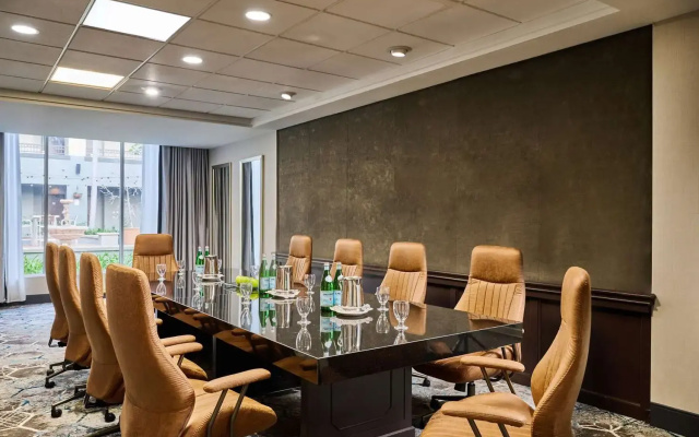 DoubleTree by Hilton Chatsworth