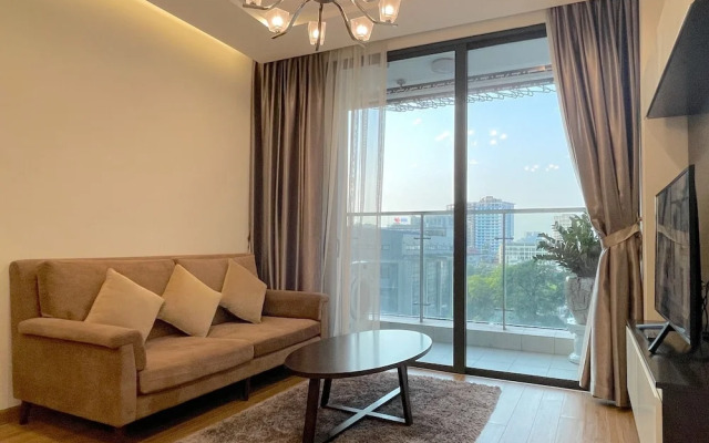Luna's House Luxury Apartment at Vinhomes Metropolis