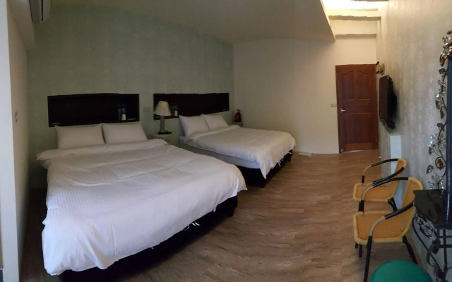 Royal Goods Residence Themed Suites