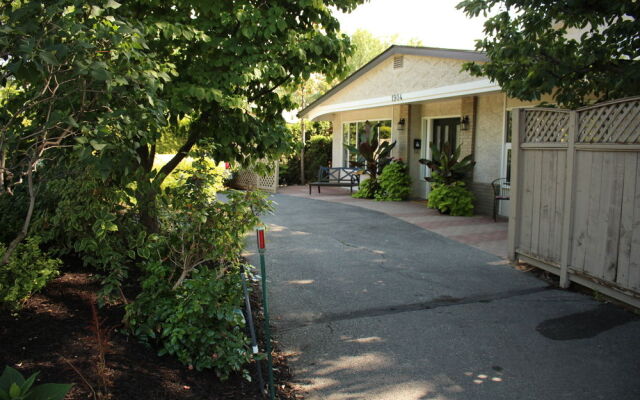 At The Beach Bed and Breakfast