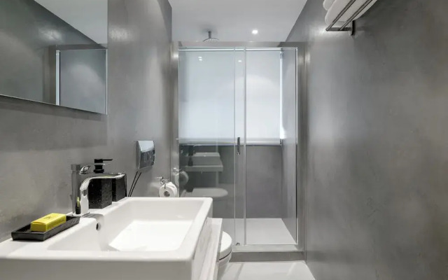 Momo Suites Acropolis by Aura Homes