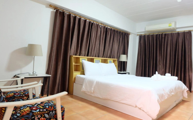 Lomsabai Apartments