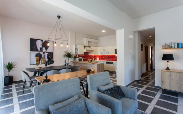 Nima's Beach Apartment