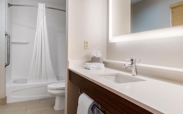 Holiday Inn Express Hotel & Suites Harrison by IHG