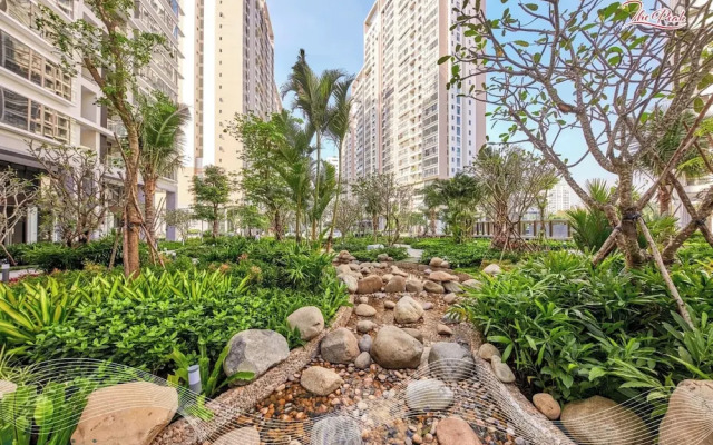 2BR Luxury in District 7
