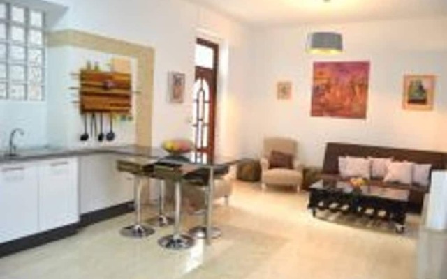 Good Companies Veedor Apartment