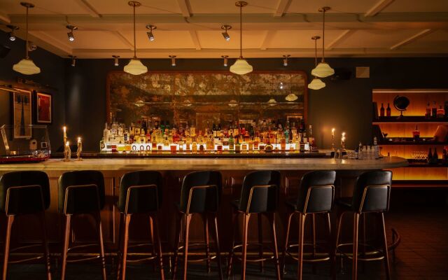 The Drayton Hotel Savannah, Curio Collection by Hilton