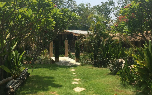 Pai Bamboo Hut Resort