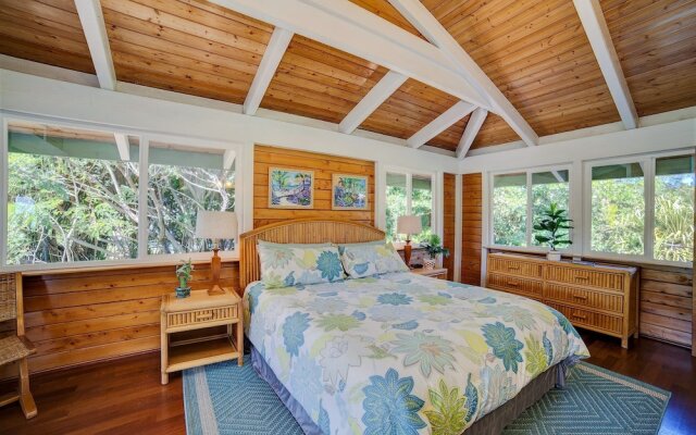 Hale Ki'i Maka Manu 4 Bedroom Home by RedAwning