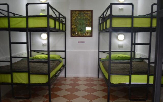 Mangoes Guesthouse