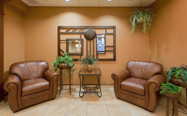Holiday Inn Express & Suites Kent - University Area by IHG