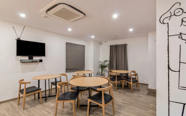 OYO Townhouse 123 White Ridge Kondapur