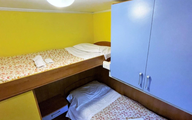 Snug Mobile Home in Toscana With Garden