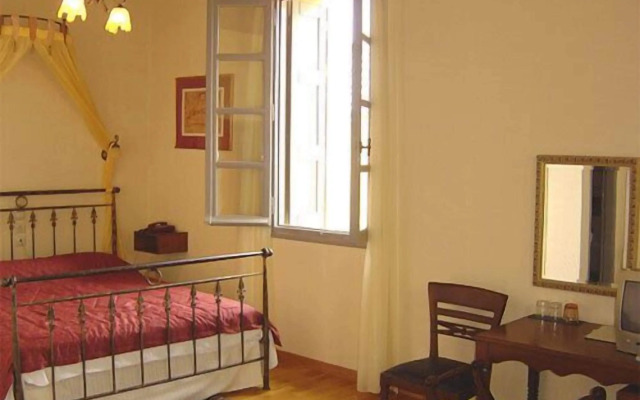 Belmondo Hotel