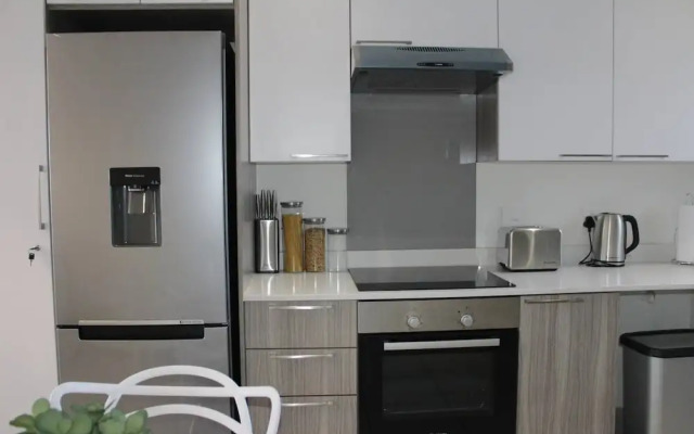 Stunning 2 bed Apartment Near Monte Casino