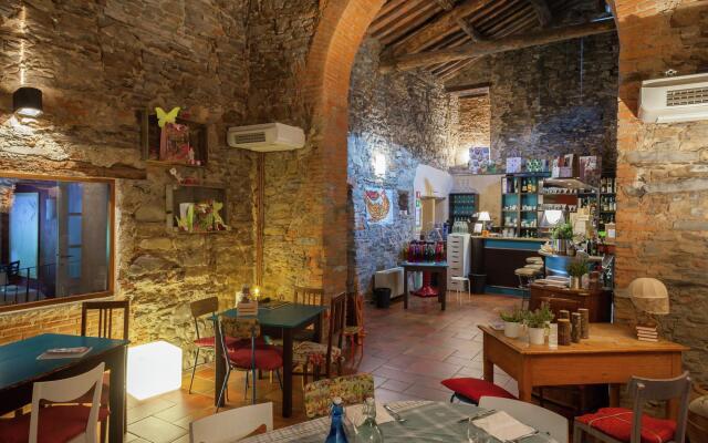 Exquisite Holiday Home in Pistoia With Swimming Pool