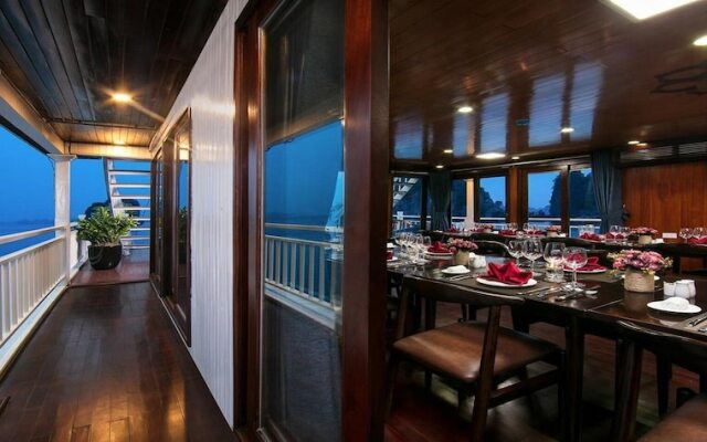 HaLong Canary Cruise