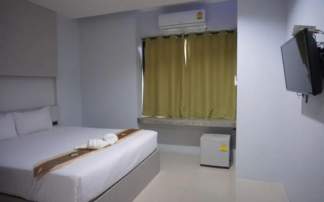 C2U Hotel Uthai Thani - Adults Only