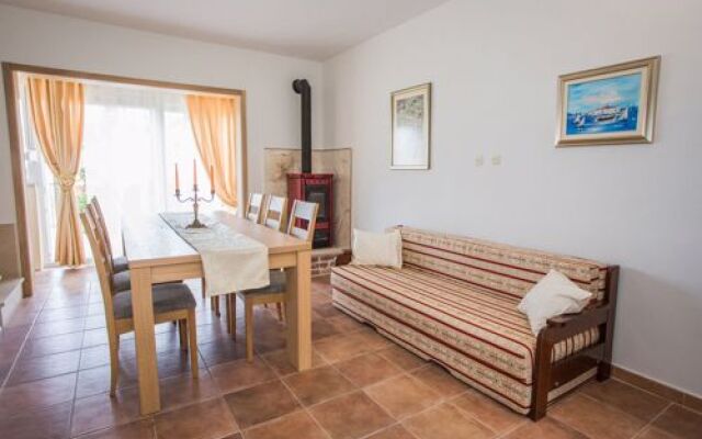 Holiday House Suzi1 - With Pool: Sutivan. Island Brac