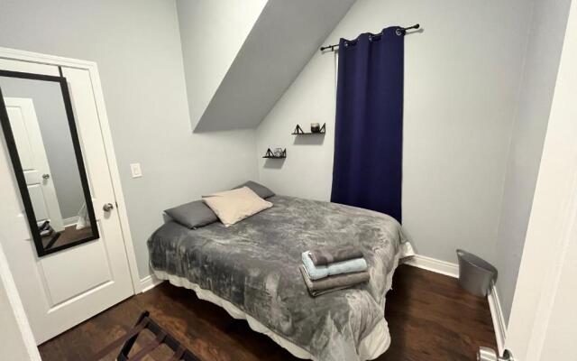 Lovely Logan Square 2-Bedroom in Chicago