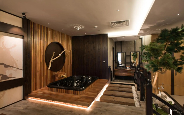 Vangohh Eminent Hotel & Spa