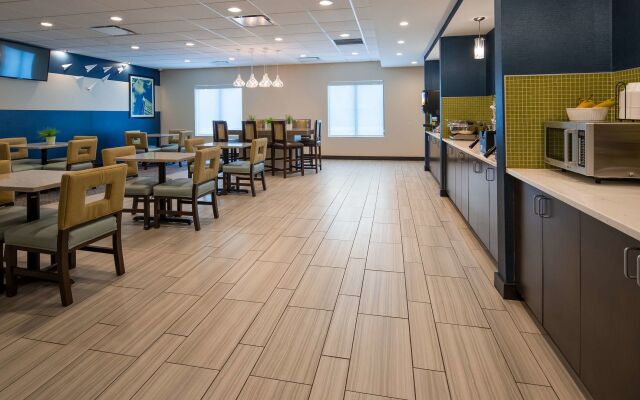 Spark by Hilton Erie