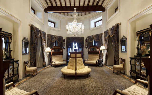 Taj Falaknuma Palace