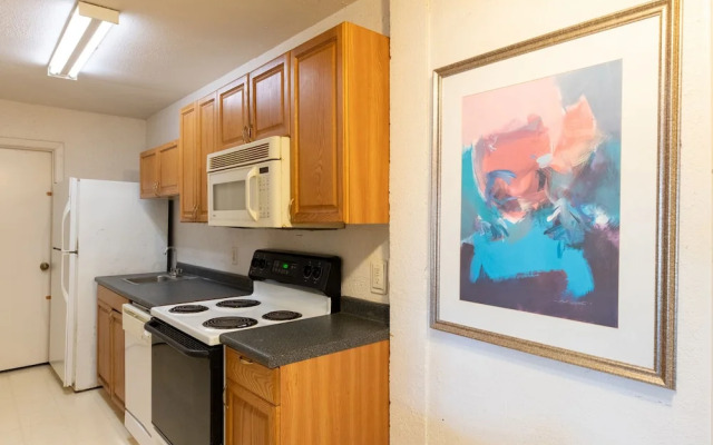 Hotel O Bay City, TX-35