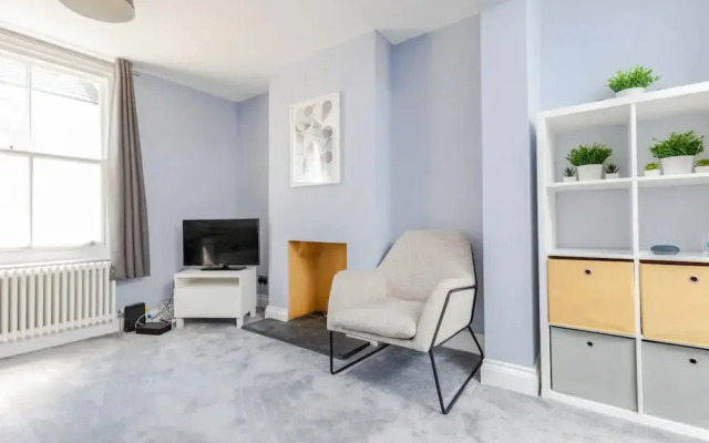 Modern and Stylish 2 Bedroom House in Brighton