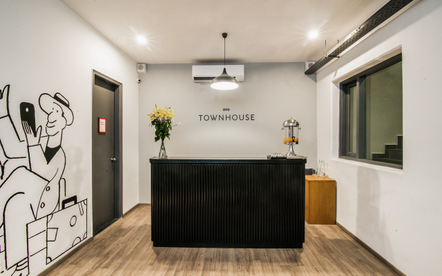 OYO Rooms Near Galleria Market
