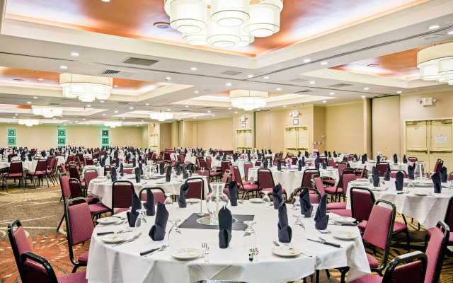 Holiday Inn Roanoke-Tanglewood-Rt 419&i581 by IHG