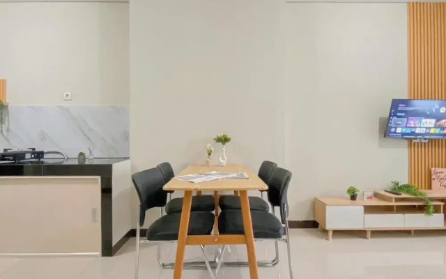 Basic Style And Homey 2Br At Apartment Nifarro Park